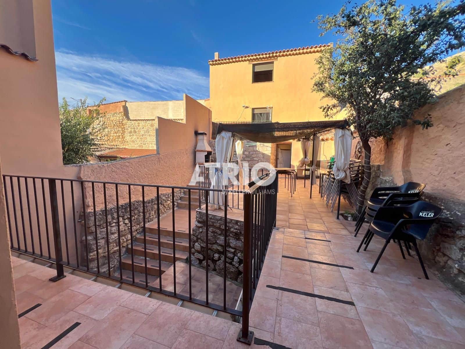 5 bedroom Townhouse for sale in Castrojeriz with garage - € 230,000 (Ref: 10167942)