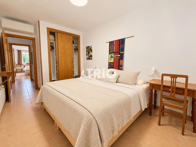 2 soveværelse Lejlighed til salg i Ses Salines med swimmingpool garage - € 490.000 (Ref: 10179553)