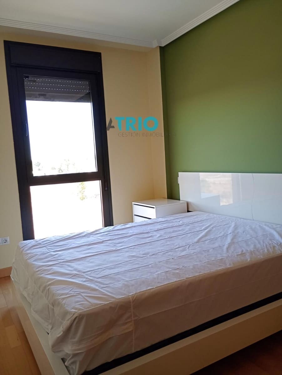 2 soverom Leilighet til leie i Burgos by med garasje - € 700 (Ref: 7741652)