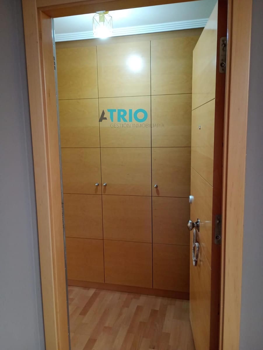 2 soverom Leilighet til leie i Burgos by med garasje - € 700 (Ref: 7741652)