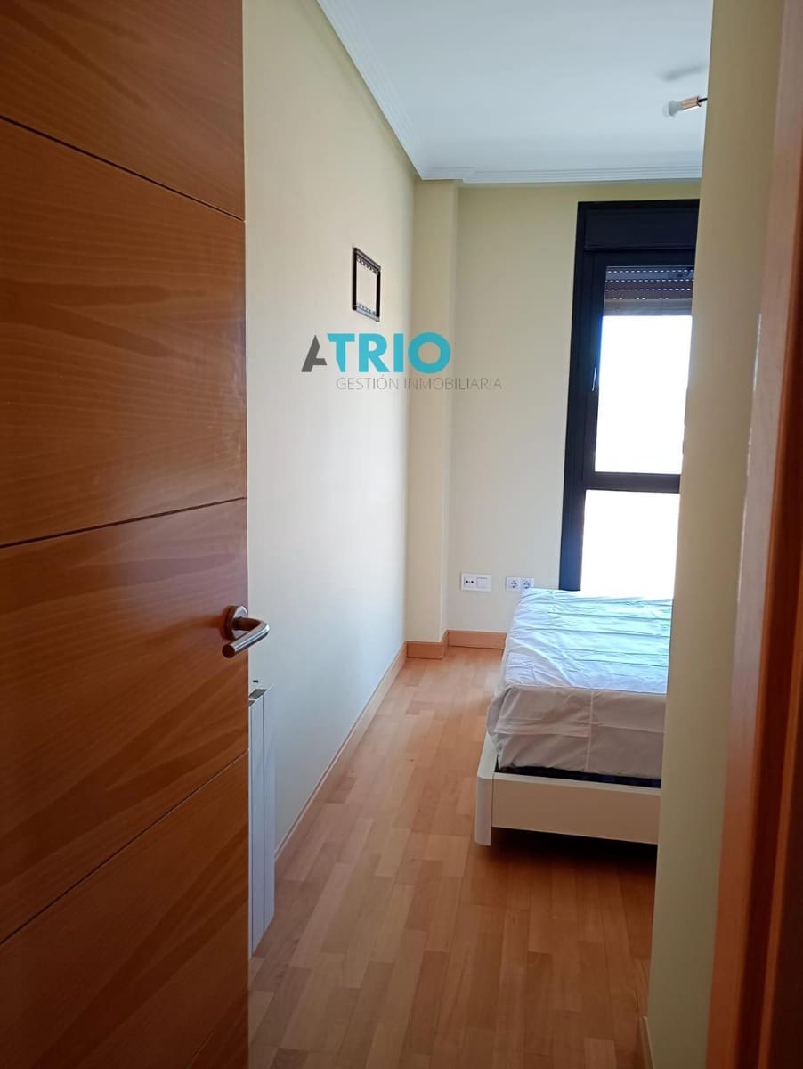 2 soverom Leilighet til leie i Burgos by med garasje - € 700 (Ref: 7741652)