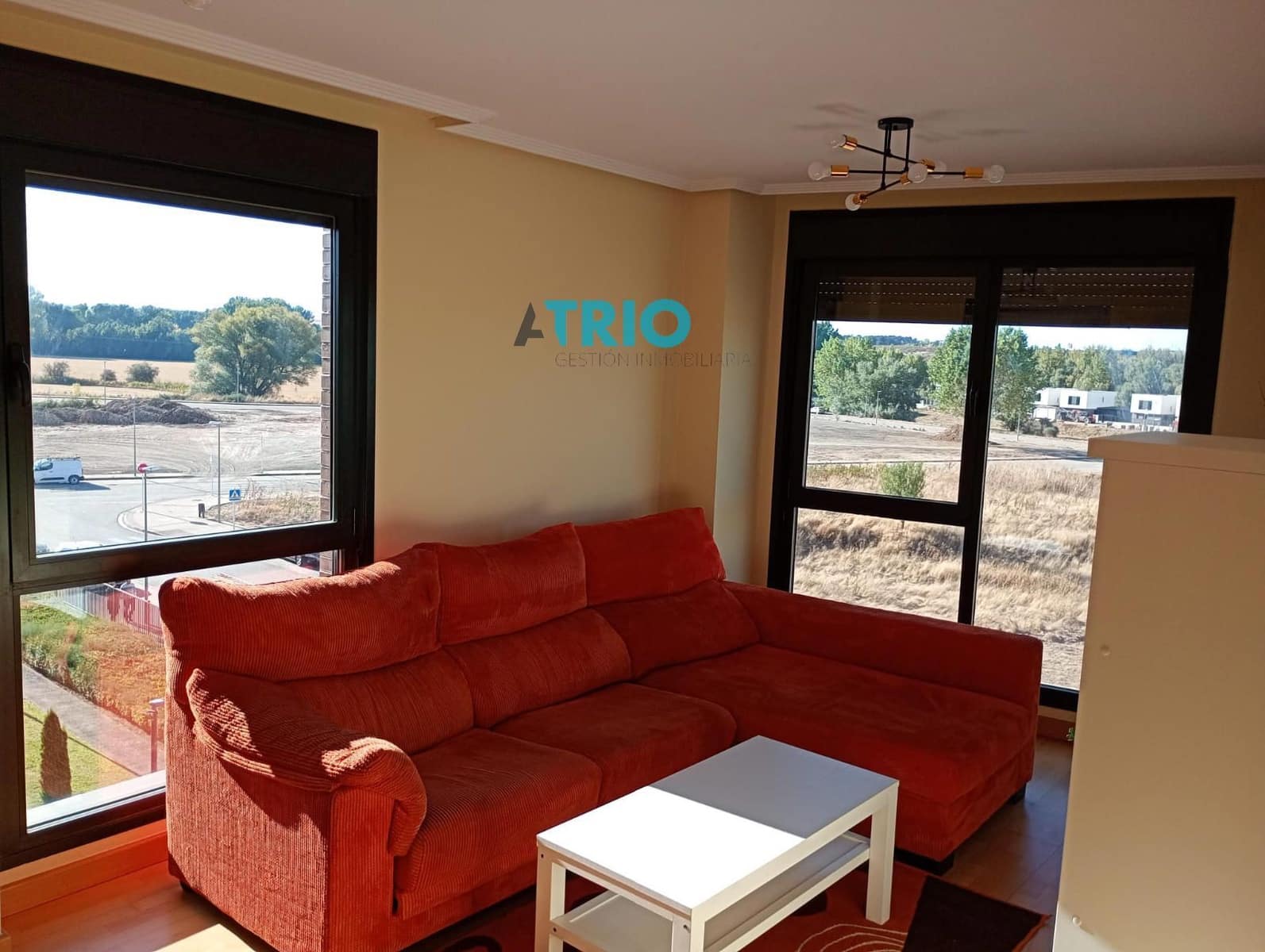 2 soverom Leilighet til leie i Burgos by med garasje - € 700 (Ref: 7741652)