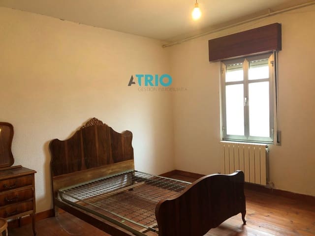 4 bedroom Villa for sale in Villadiego with garage - € 50,000 (Ref: 8026941)