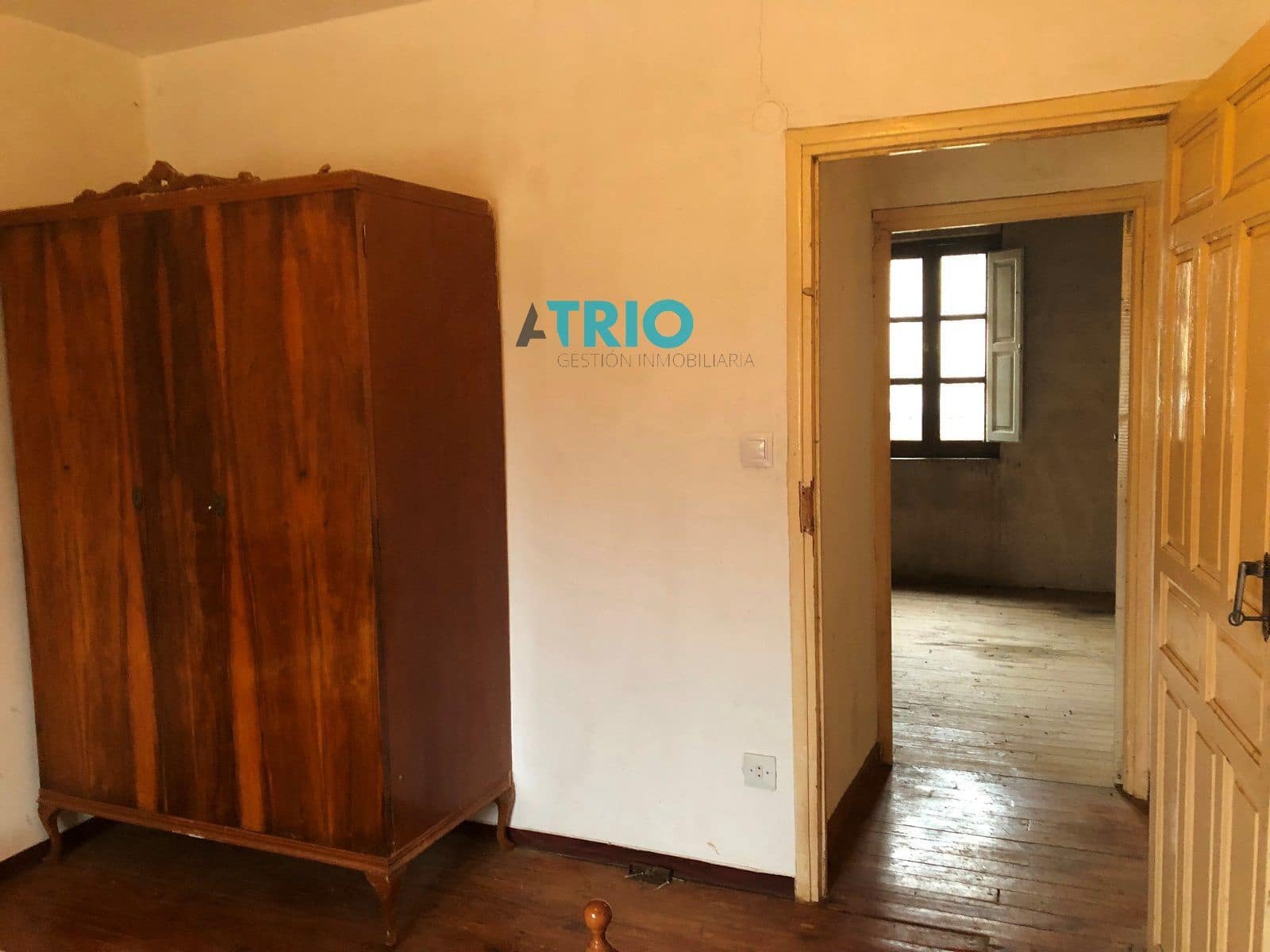 4 soveværelse Villa til salg i Villadiego med garage - € 50.000 (Ref: 8026941)