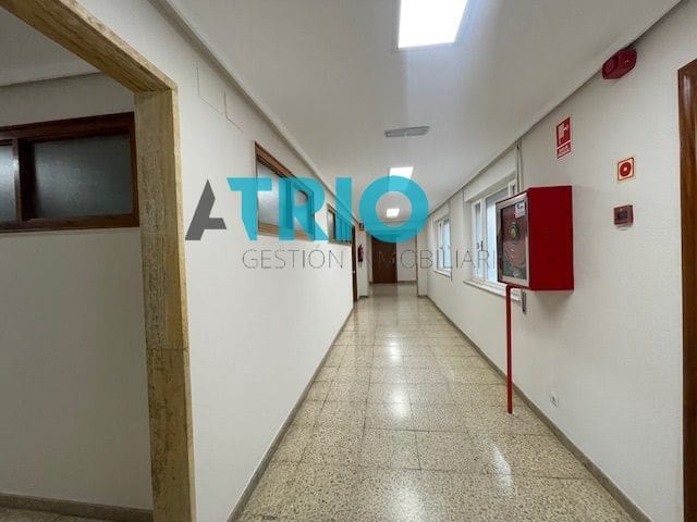 Kontor til leje i Burgos by - € 600 (Ref: 8060983)
