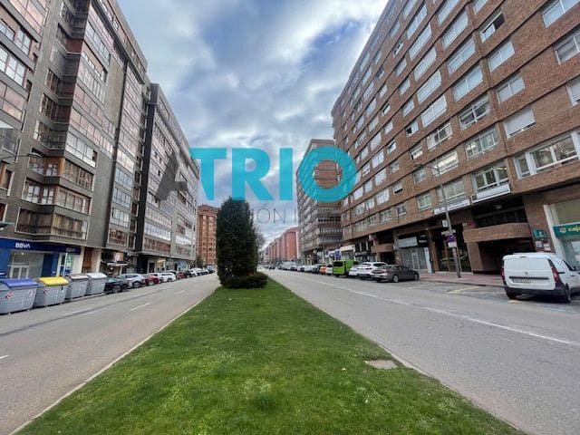 Erhverv til leje i Burgos by - € 1.990 (Ref: 8133619)