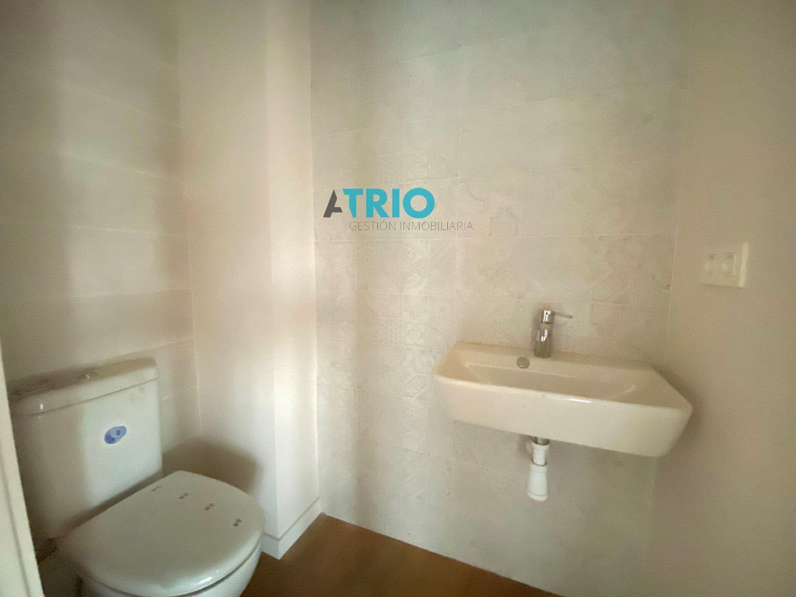 2 bedroom Flat for rent in Burgos city with garage - € 850 (Ref: 8201702)