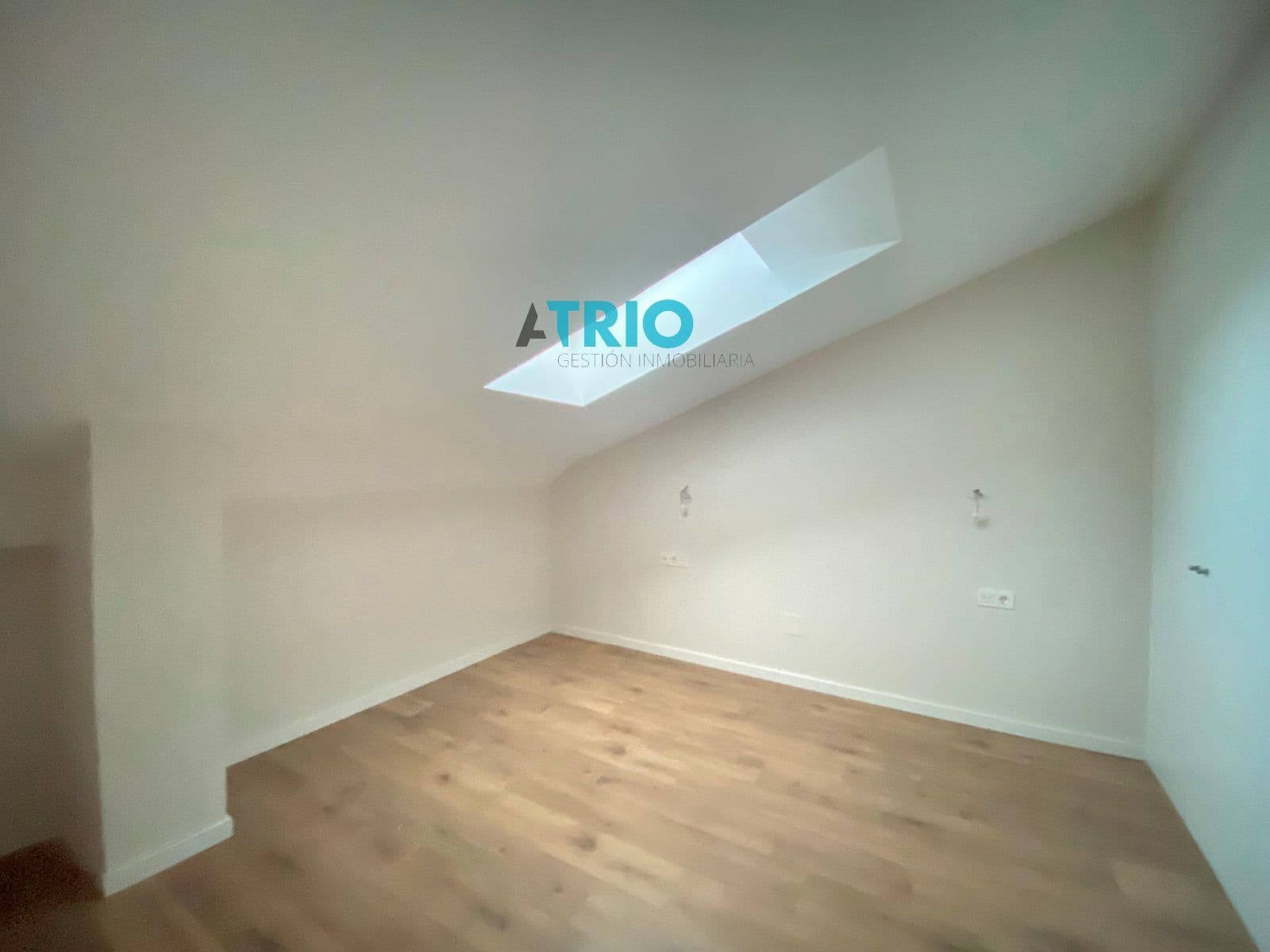 2 bedroom Flat for rent in Burgos city with garage - € 850 (Ref: 8201702)