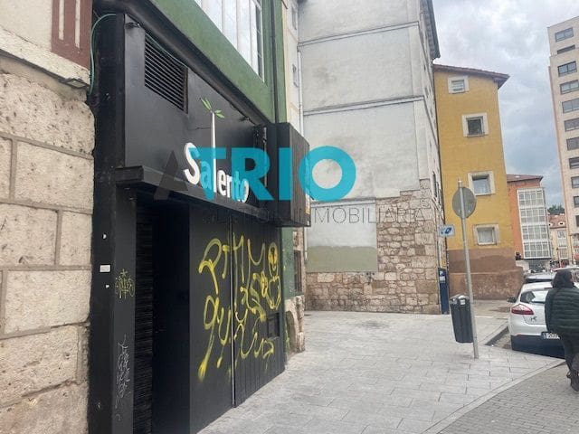 Erhverv til leje i Burgos by - € 900 (Ref: 8206618)