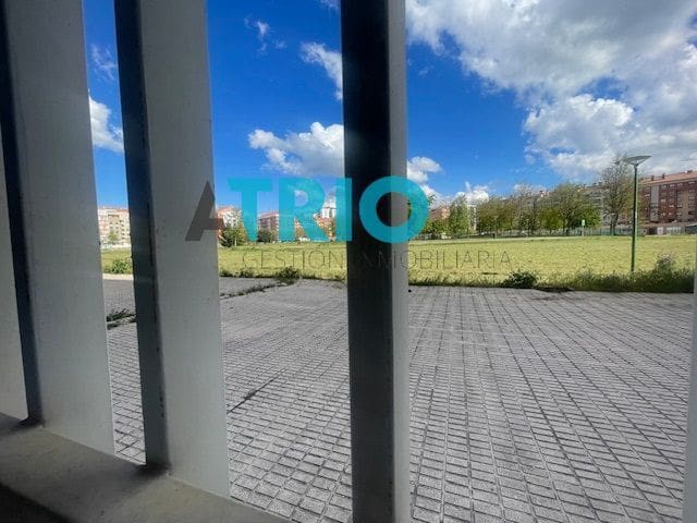 Erhverv til salg i Burgos by - € 99.000 (Ref: 8253714)