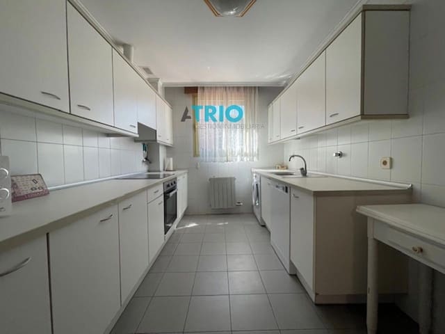 1 sovrum Lägenhet att hyra i Burgos stad med garage - 650 € (Ref: 8300173)