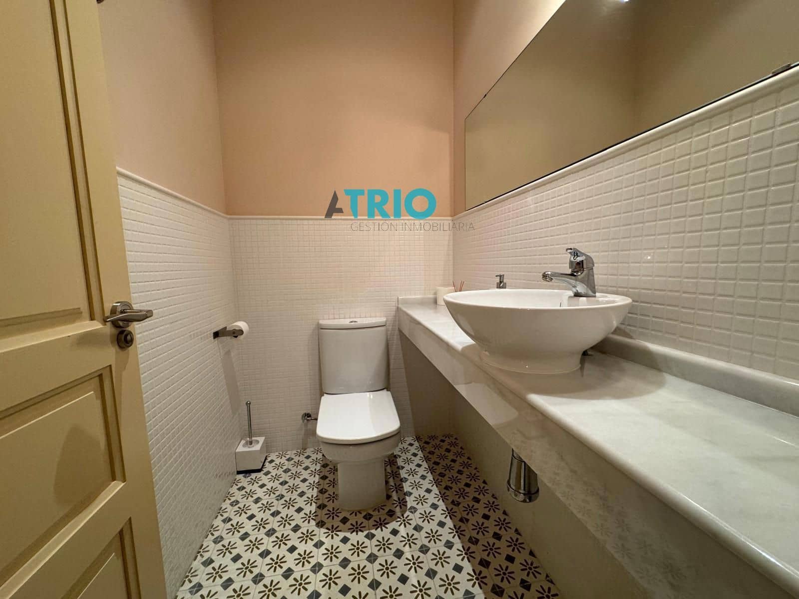 8 bedroom Villa for sale in Villanueva de Argano with pool garage - € 650,000 (Ref: 8349713)