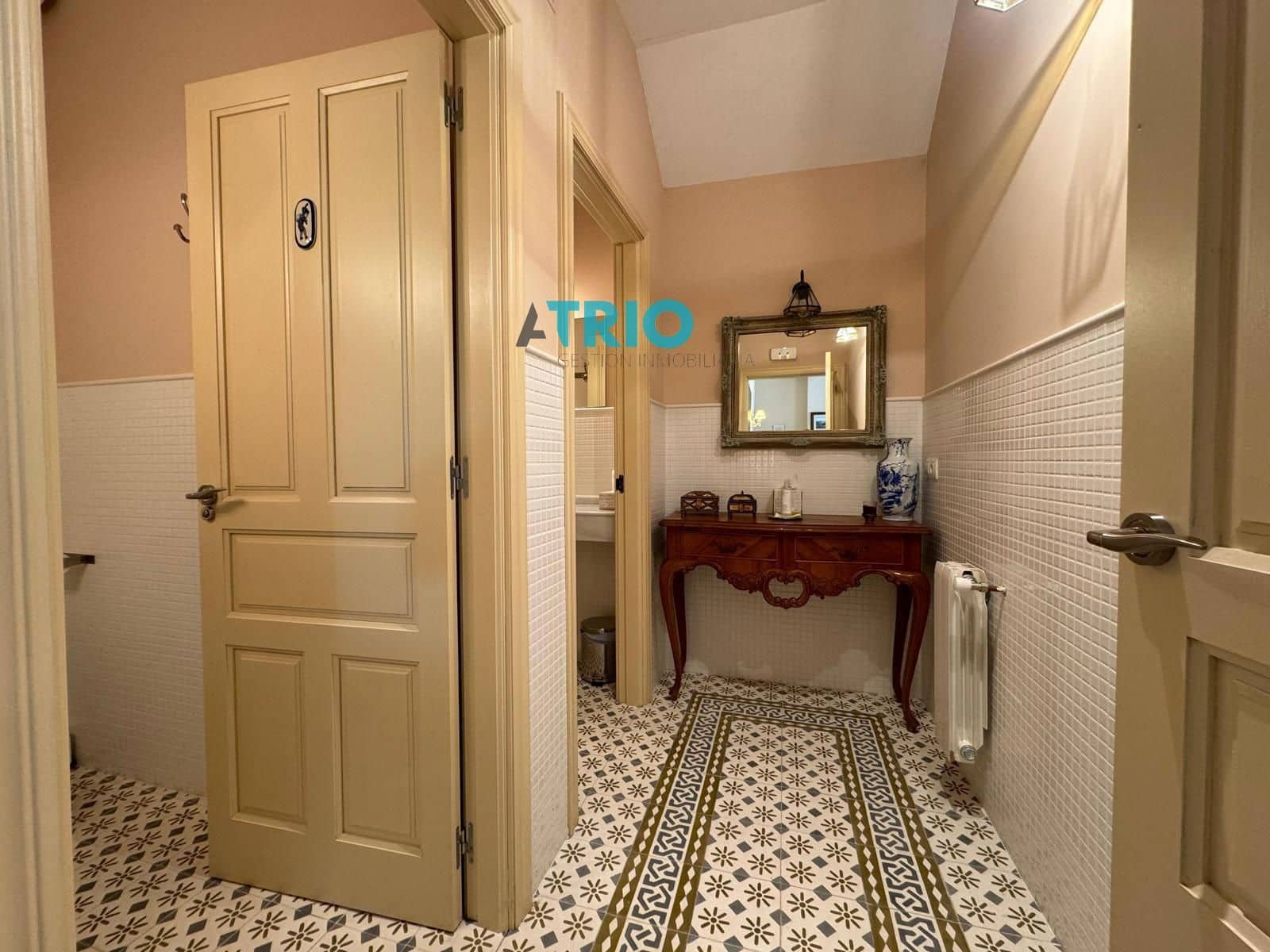 8 bedroom Villa for sale in Villanueva de Argano with pool garage - € 650,000 (Ref: 8349713)