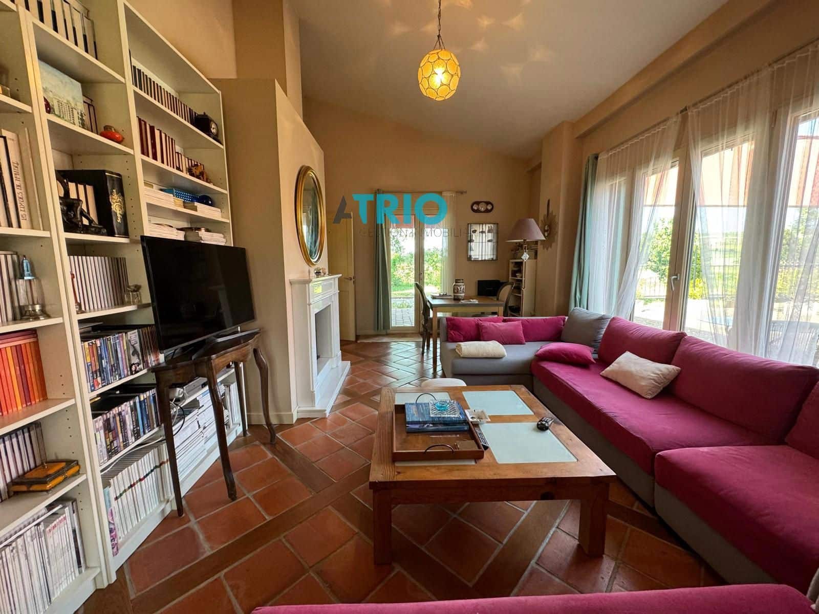 8 bedroom Villa for sale in Villanueva de Argano with pool garage - € 650,000 (Ref: 8349713)