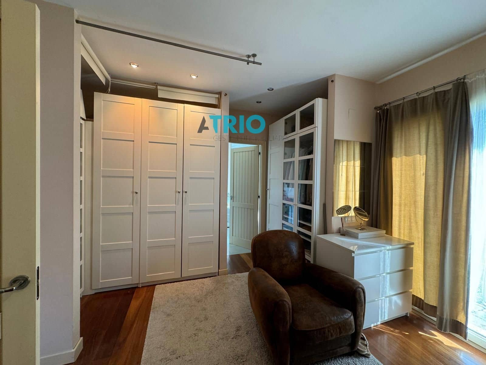 8 bedroom Villa for sale in Villanueva de Argano with pool garage - € 650,000 (Ref: 8349713)