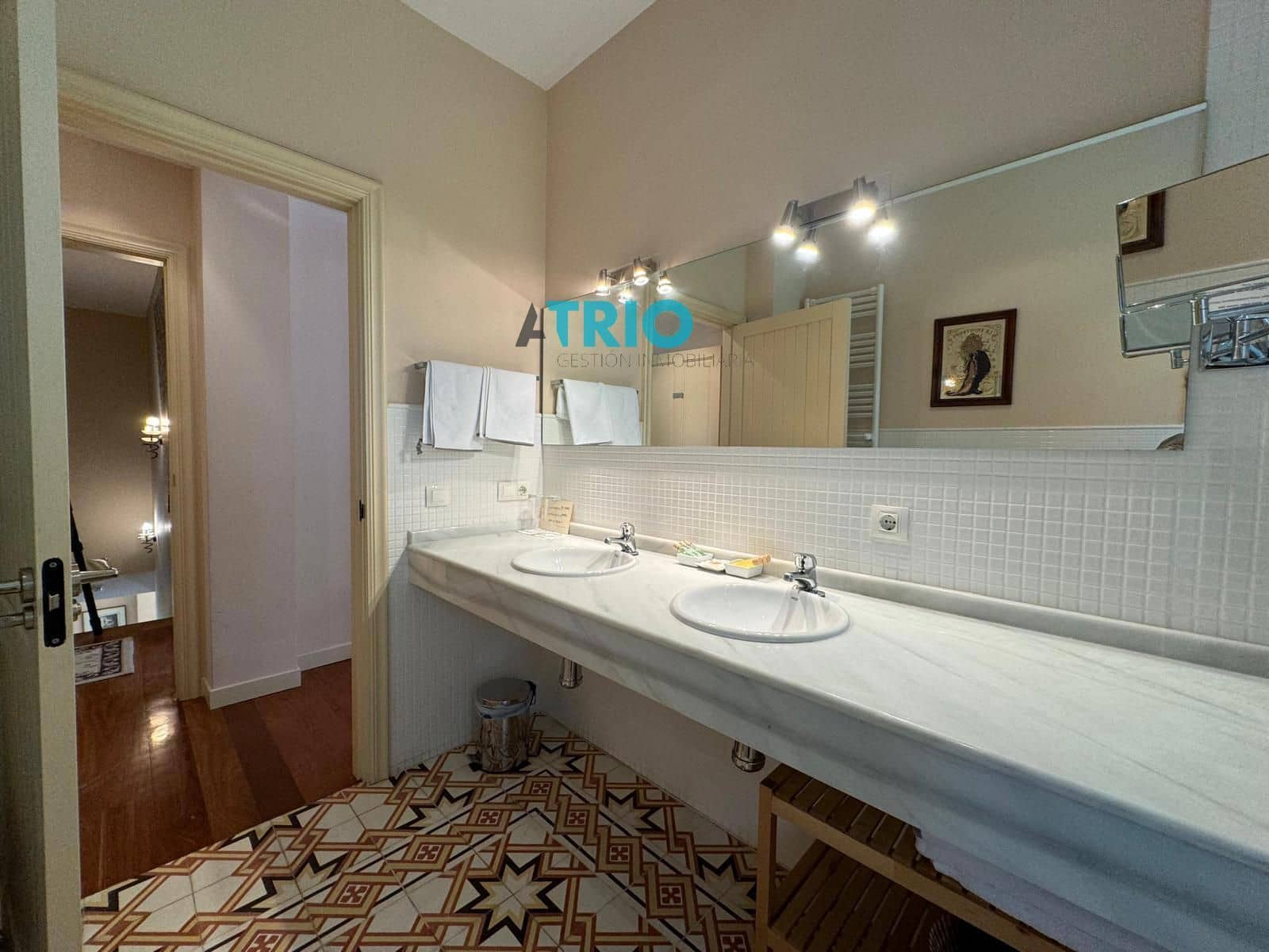 8 bedroom Villa for sale in Villanueva de Argano with pool garage - € 650,000 (Ref: 8349713)