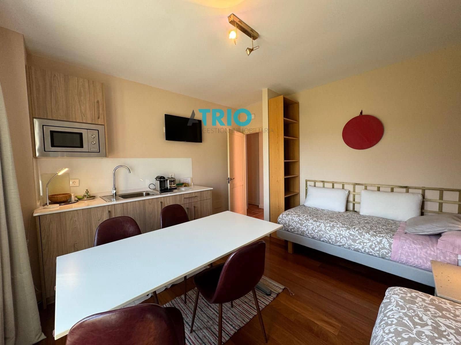 8 bedroom Villa for sale in Villanueva de Argano with pool garage - € 650,000 (Ref: 8349713)