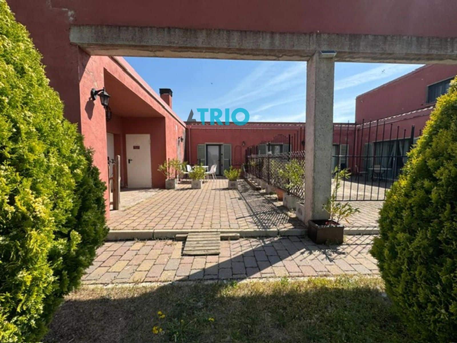 8 bedroom Villa for sale in Villanueva de Argano with pool garage - € 650,000 (Ref: 8349713)