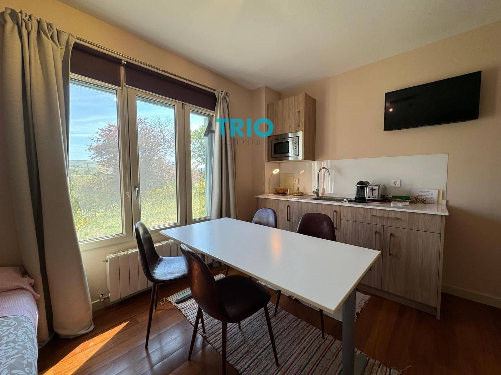 8 bedroom Villa for sale in Villanueva de Argano with pool garage - € 650,000 (Ref: 8349713)