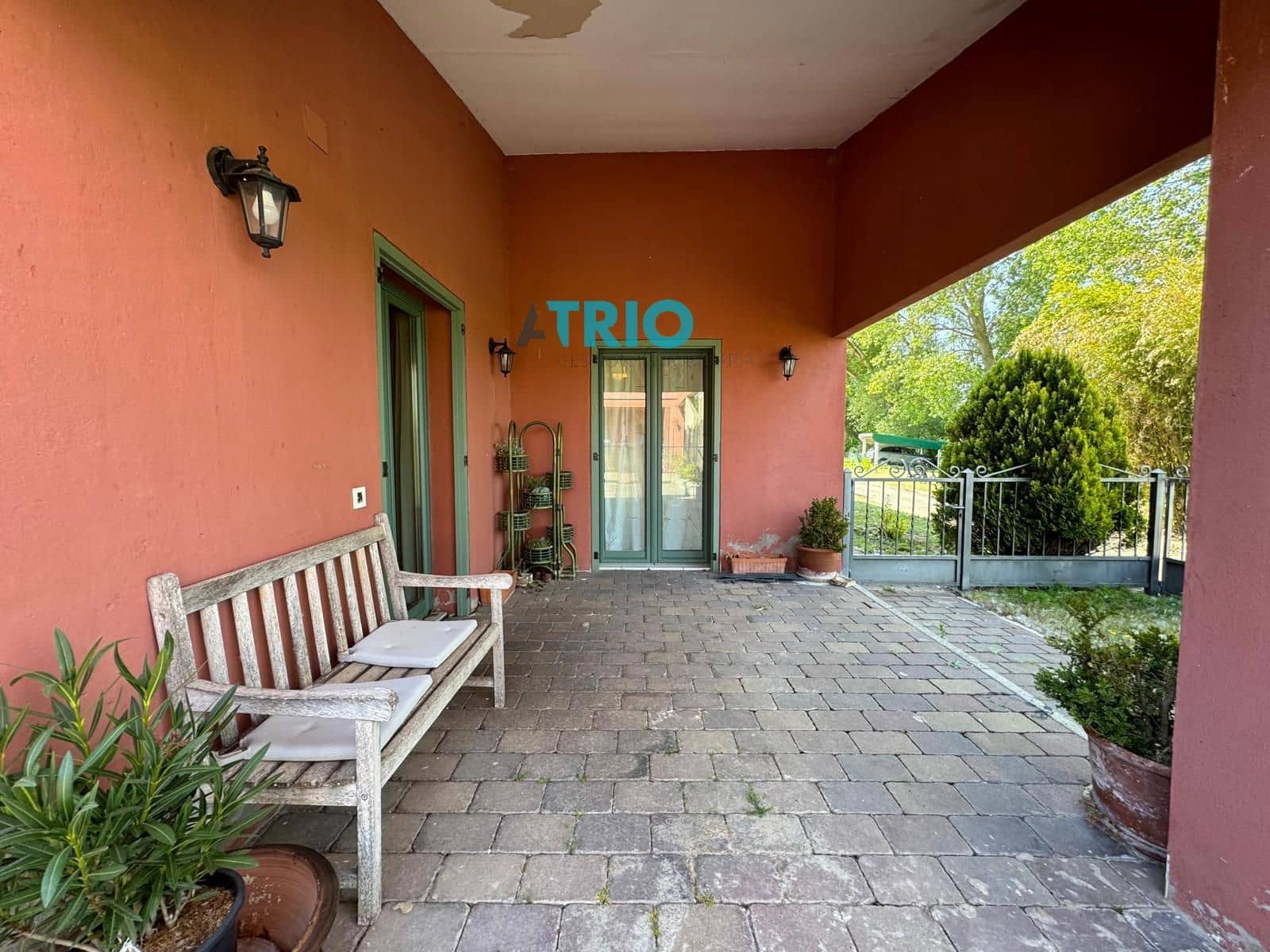 8 bedroom Villa for sale in Villanueva de Argano with pool garage - € 650,000 (Ref: 8349713)