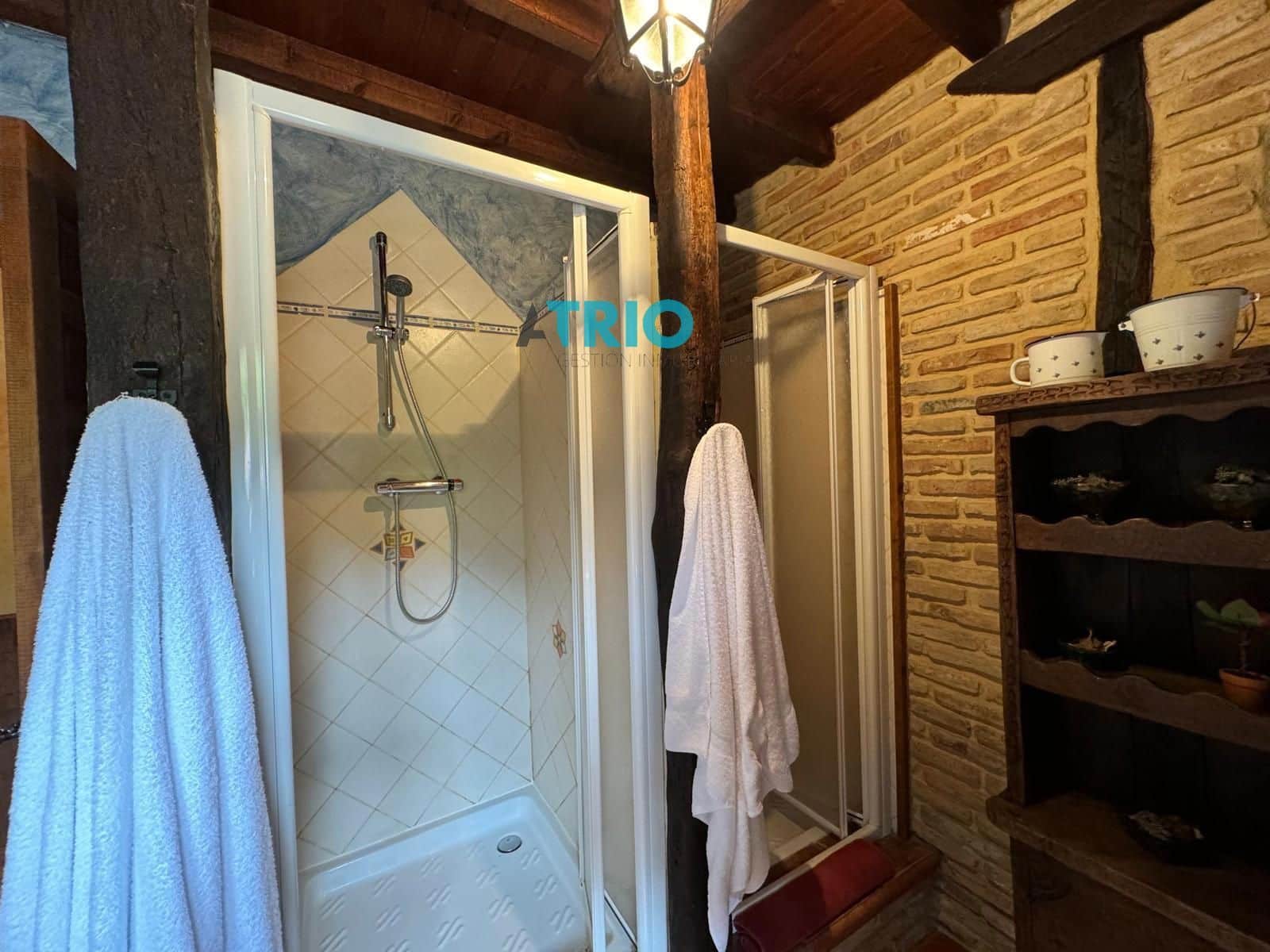 5 soveværelse Villa til salg i Aguilar de Campoo med garage - € 390.000 (Ref: 8371653)