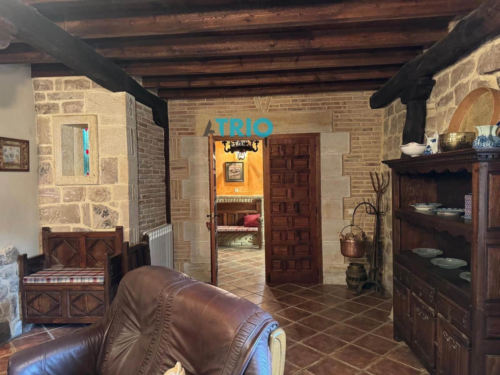 5 soveværelse Villa til salg i Aguilar de Campoo med garage - € 390.000 (Ref: 8371653)