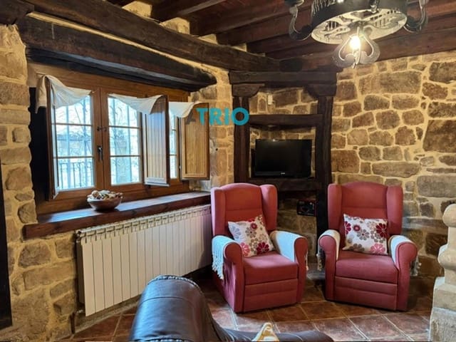 5 soveværelse Villa til salg i Aguilar de Campoo med garage - € 390.000 (Ref: 8371653)