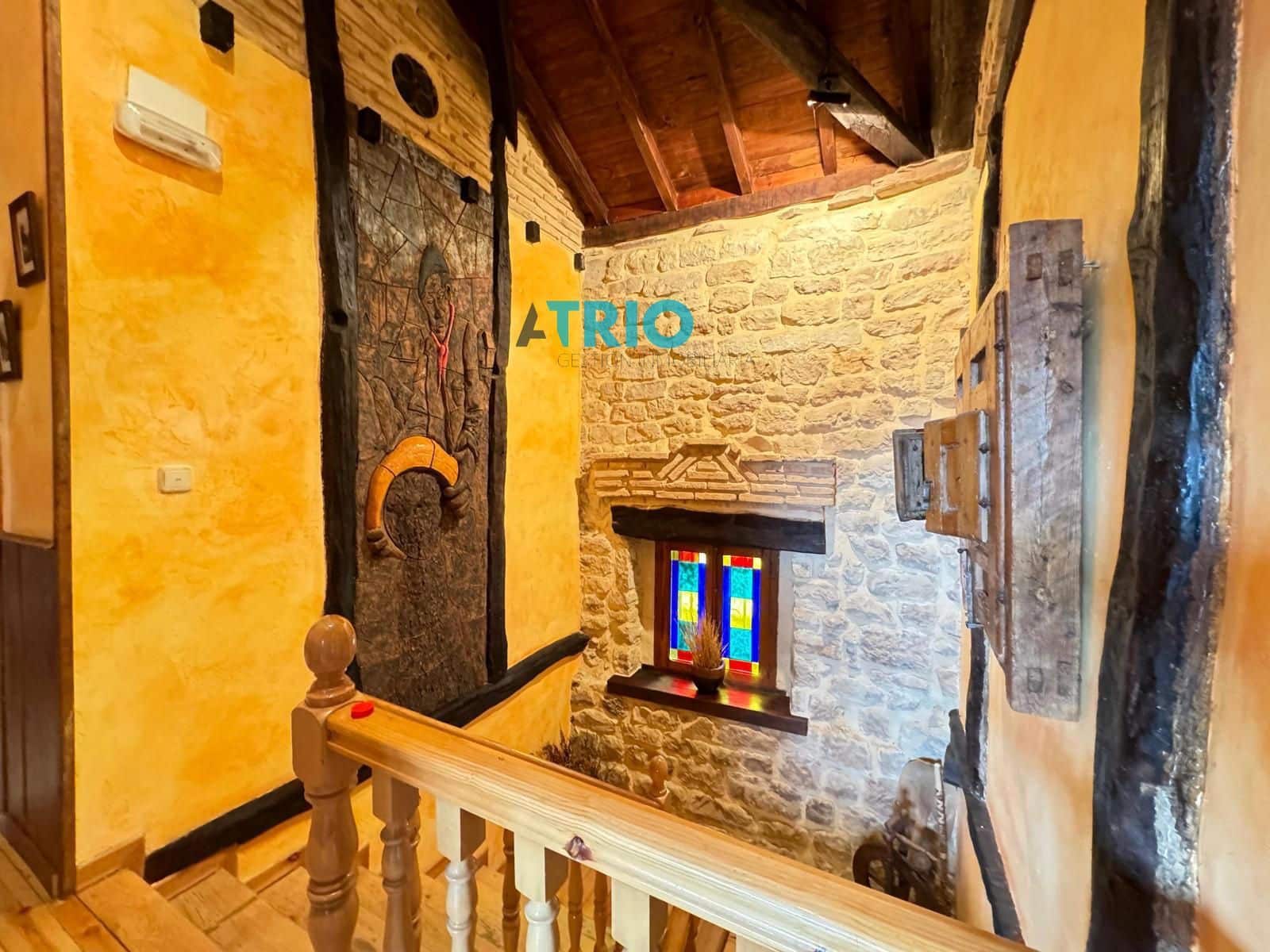 5 soveværelse Villa til salg i Aguilar de Campoo med garage - € 390.000 (Ref: 8371653)