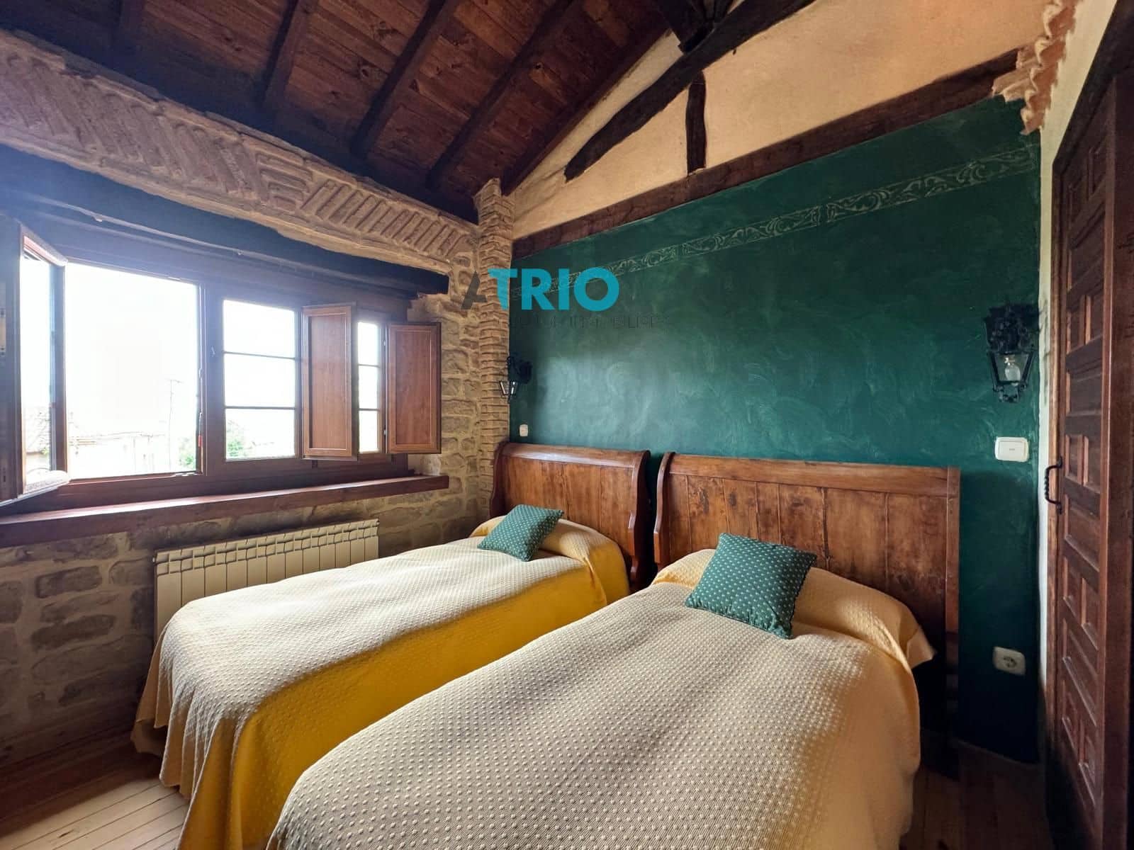 5 soveværelse Villa til salg i Aguilar de Campoo med garage - € 390.000 (Ref: 8371653)