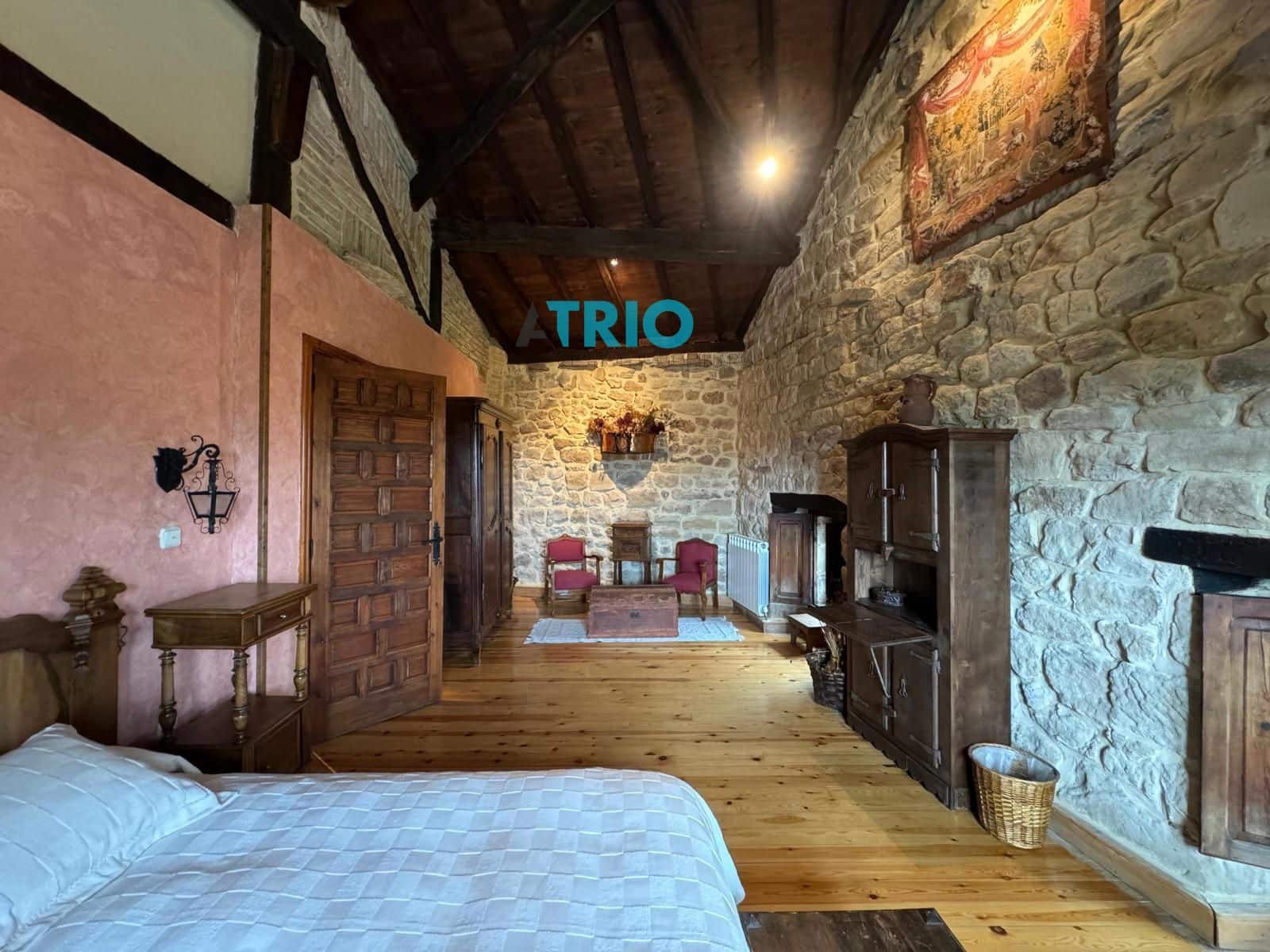 5 soveværelse Villa til salg i Aguilar de Campoo med garage - € 390.000 (Ref: 8371653)