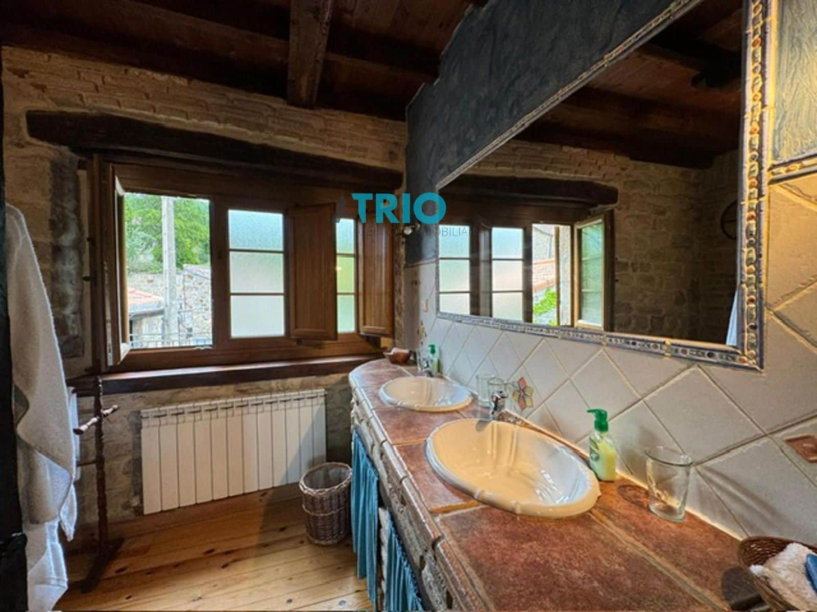 5 soveværelse Villa til salg i Aguilar de Campoo med garage - € 390.000 (Ref: 8371653)