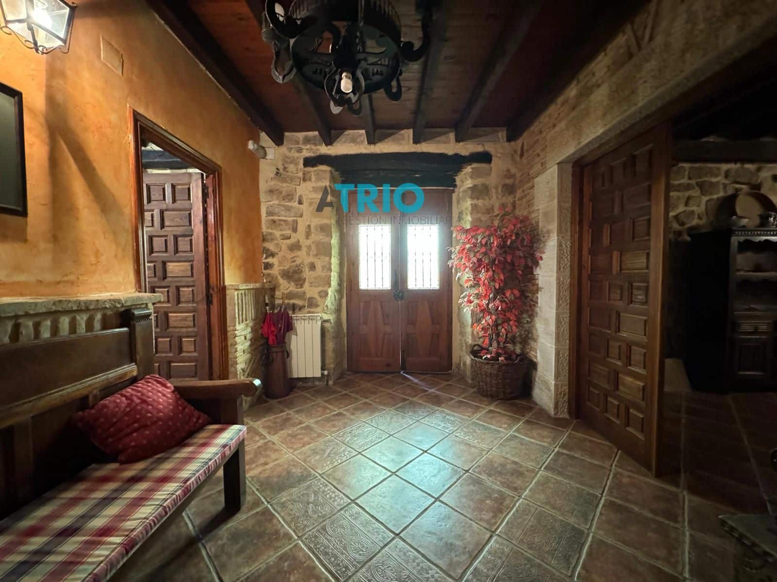 5 soveværelse Villa til salg i Aguilar de Campoo med garage - € 390.000 (Ref: 8371653)