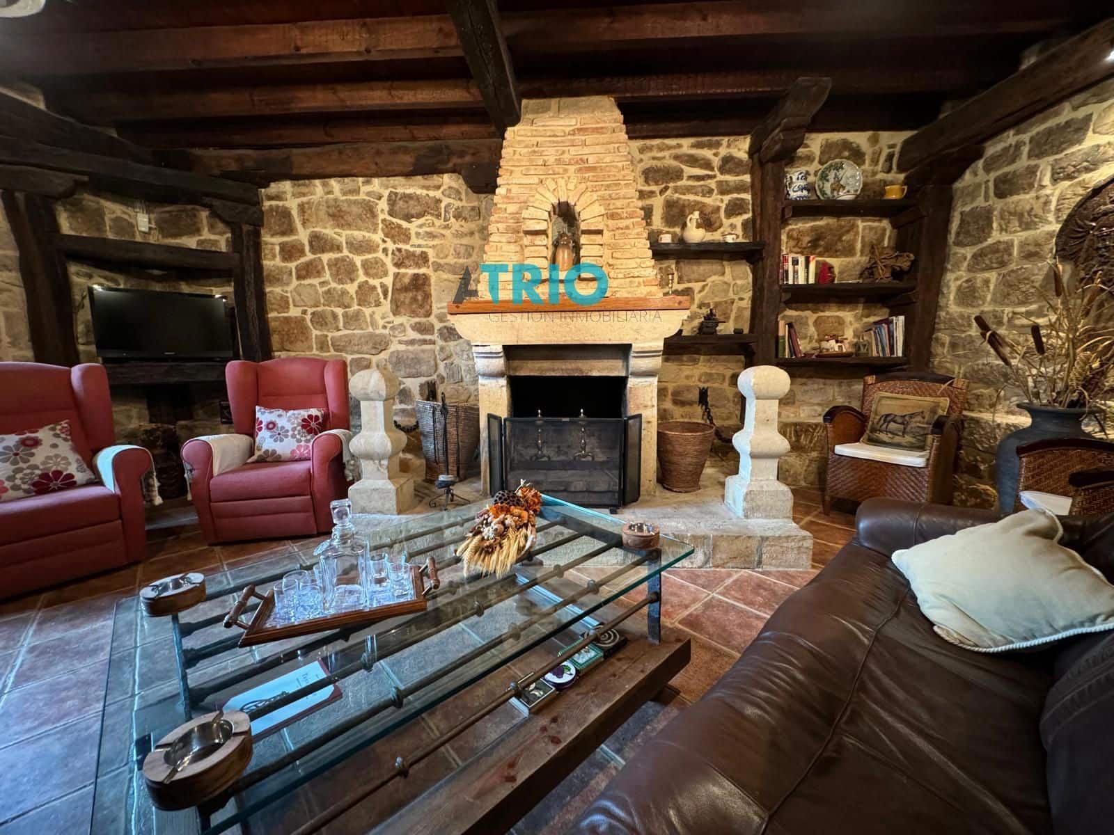 5 soveværelse Villa til salg i Aguilar de Campoo med garage - € 390.000 (Ref: 8371653)