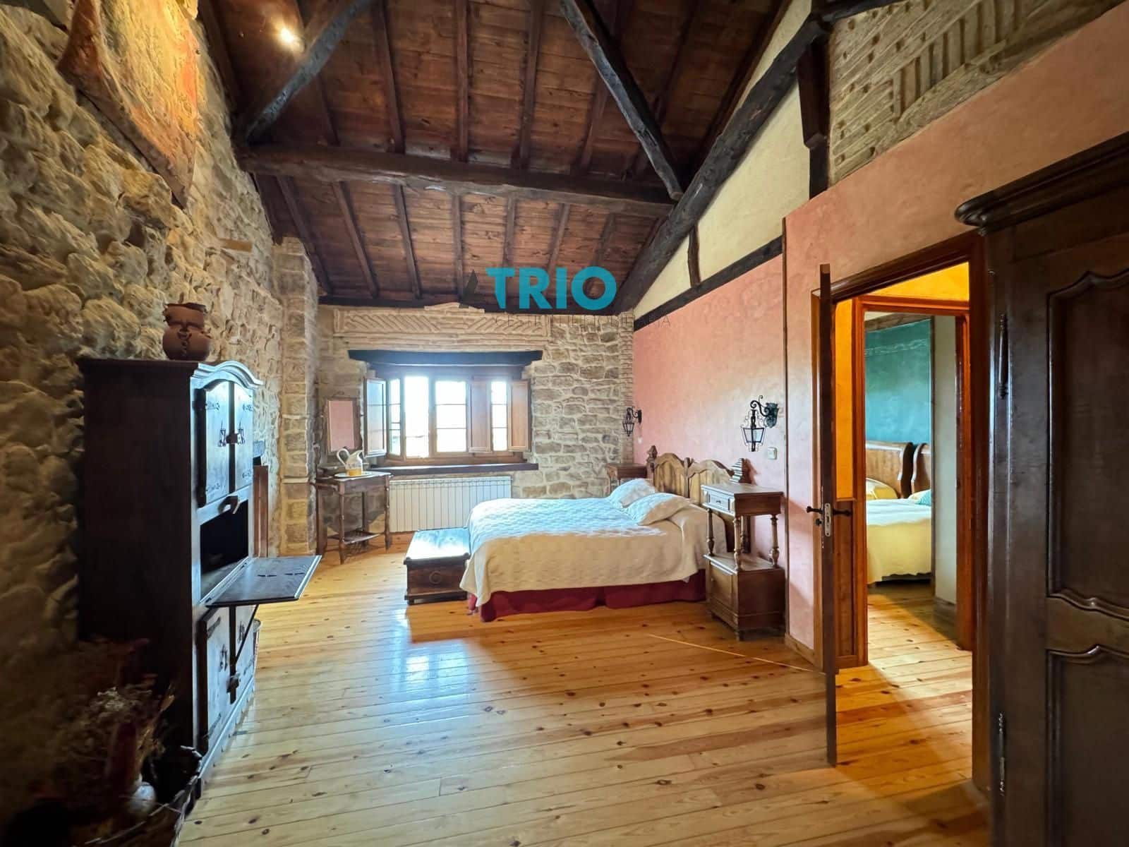 5 soveværelse Villa til salg i Aguilar de Campoo med garage - € 390.000 (Ref: 8371653)