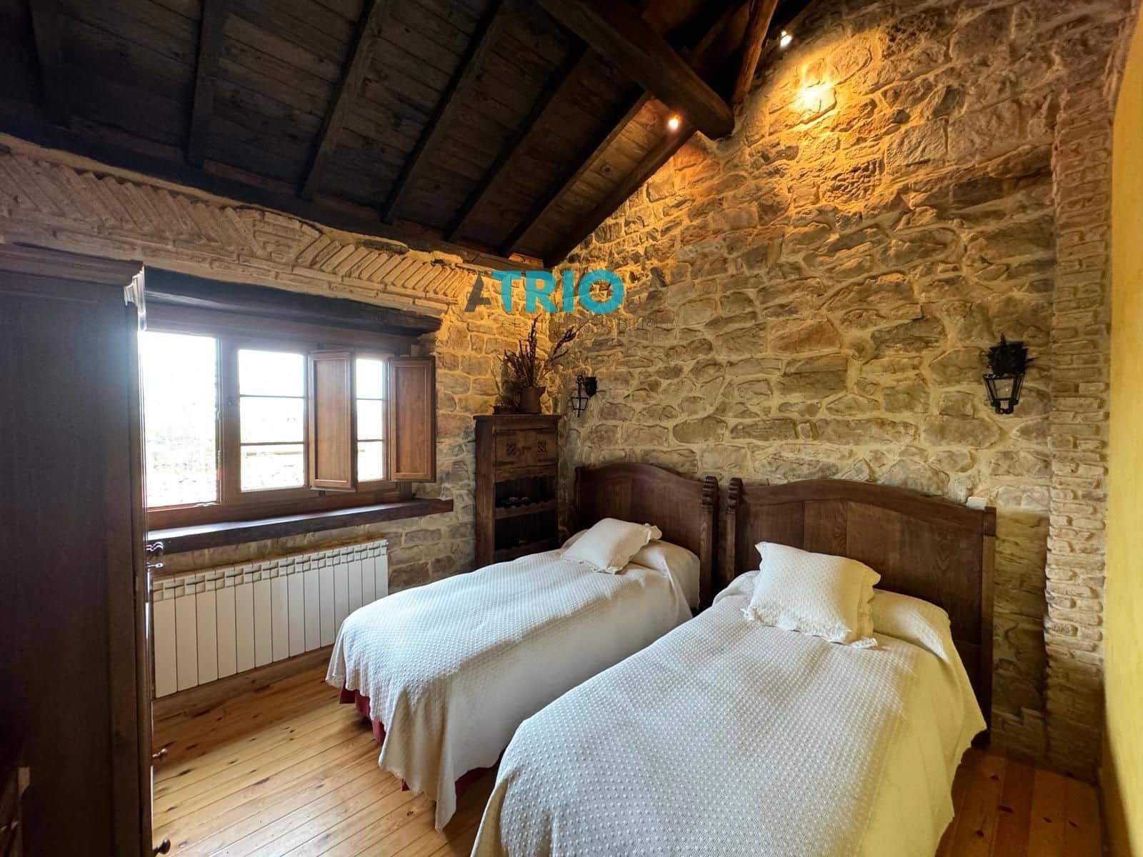 5 soveværelse Villa til salg i Aguilar de Campoo med garage - € 390.000 (Ref: 8371653)