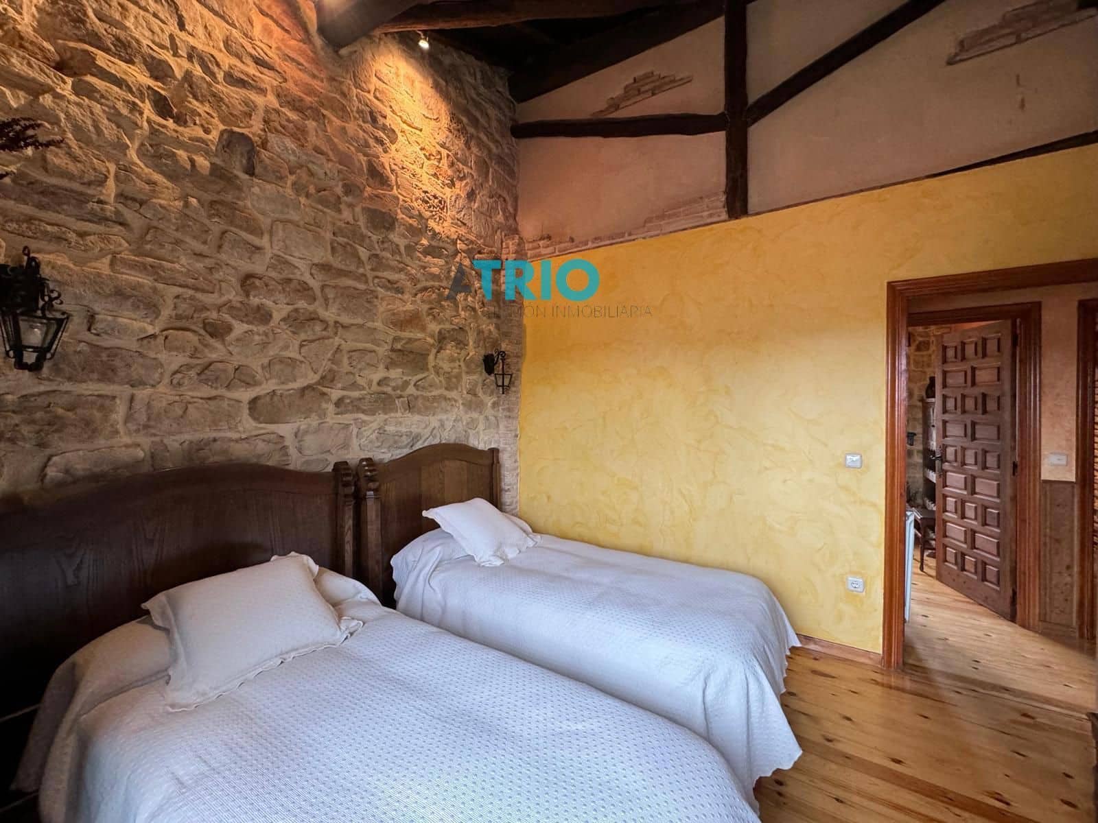 5 soveværelse Villa til salg i Aguilar de Campoo med garage - € 390.000 (Ref: 8371653)