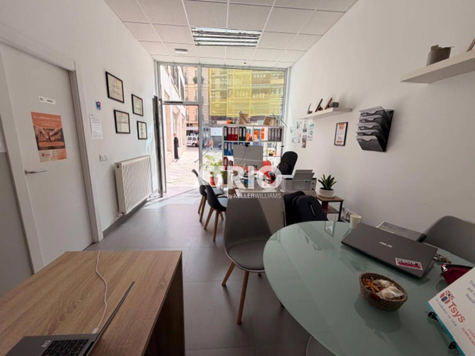 Komercyjne do wynajęcia w Miasto Burgos - 395 € (Ref: 8537891)
