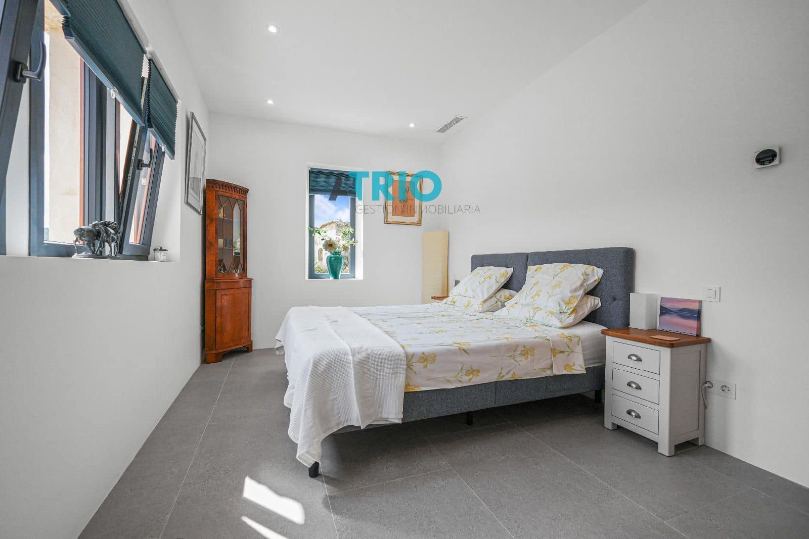 2 soveværelse Villa til salg i Sant Joan med swimmingpool garage - € 1.150.000 (Ref: 8577177)