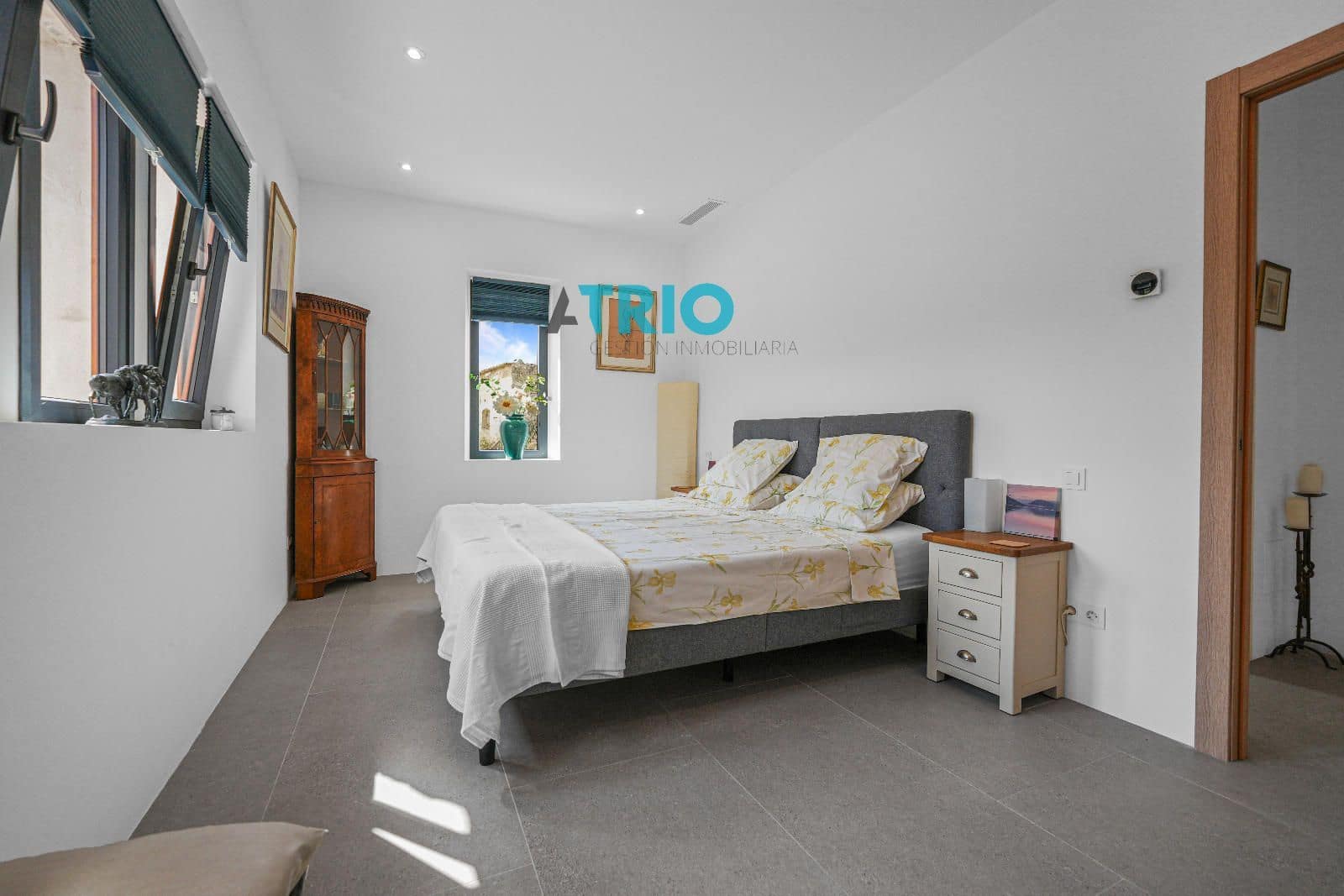 2 soveværelse Villa til salg i Sant Joan med swimmingpool garage - € 1.150.000 (Ref: 8577177)