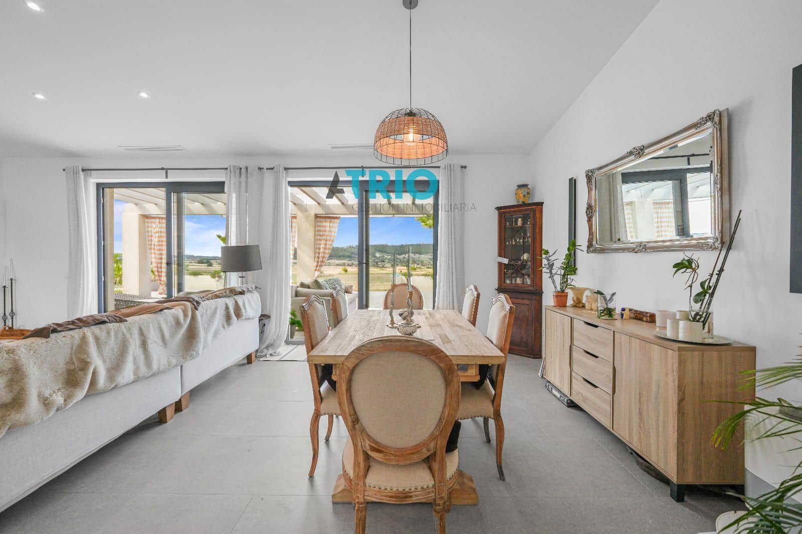 2 soveværelse Villa til salg i Sant Joan med swimmingpool garage - € 1.150.000 (Ref: 8577177)