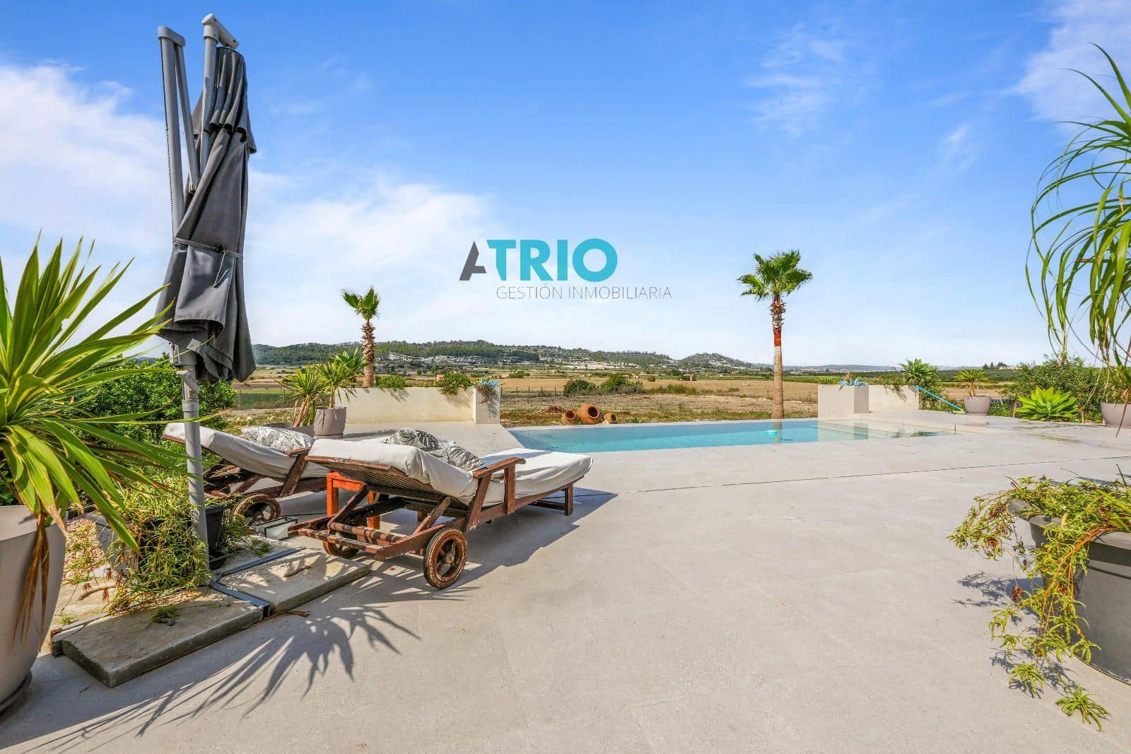 2 soveværelse Villa til salg i Sant Joan med swimmingpool garage - € 1.150.000 (Ref: 8577177)