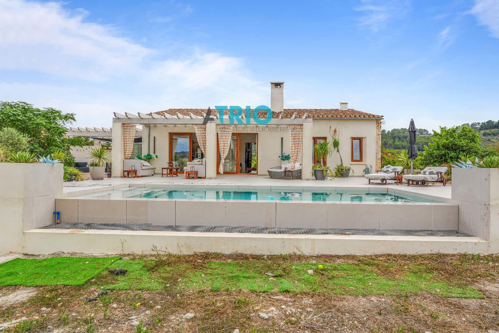 2 soveværelse Villa til salg i Sant Joan med swimmingpool garage - € 1.150.000 (Ref: 8577177)