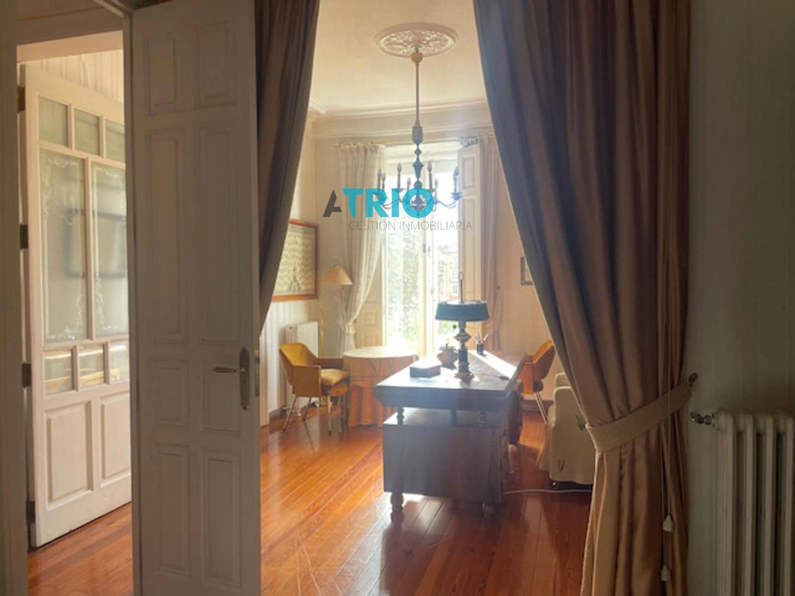4 quarto Apartamento para arrendar em Burgos cidade - 1 500 € (Ref: 8580419)