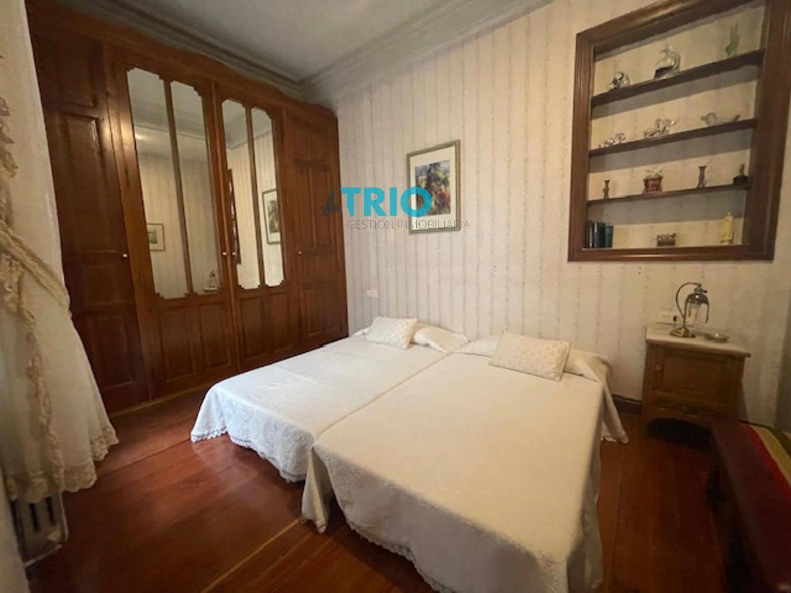4 quarto Apartamento para arrendar em Burgos cidade - 1 500 € (Ref: 8580419)