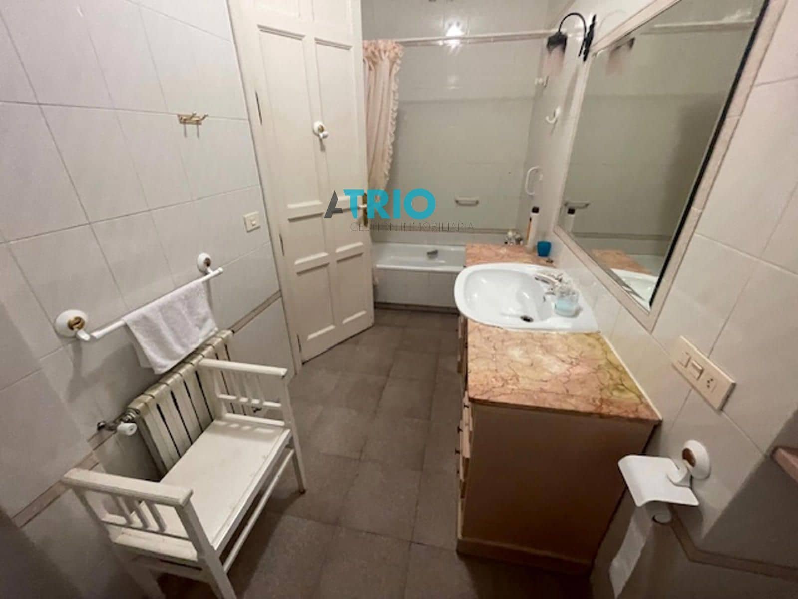 4 quarto Apartamento para arrendar em Burgos cidade - 1 500 € (Ref: 8580419)