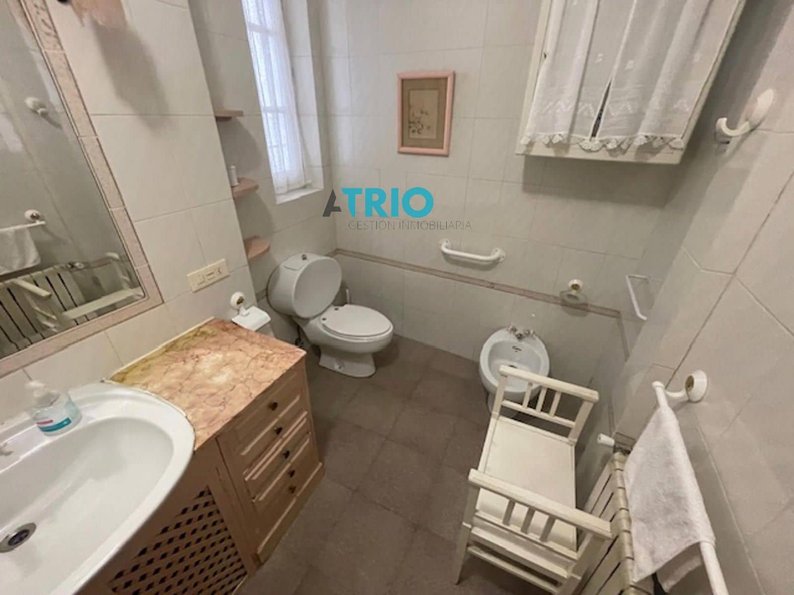 4 quarto Apartamento para arrendar em Burgos cidade - 1 500 € (Ref: 8580419)