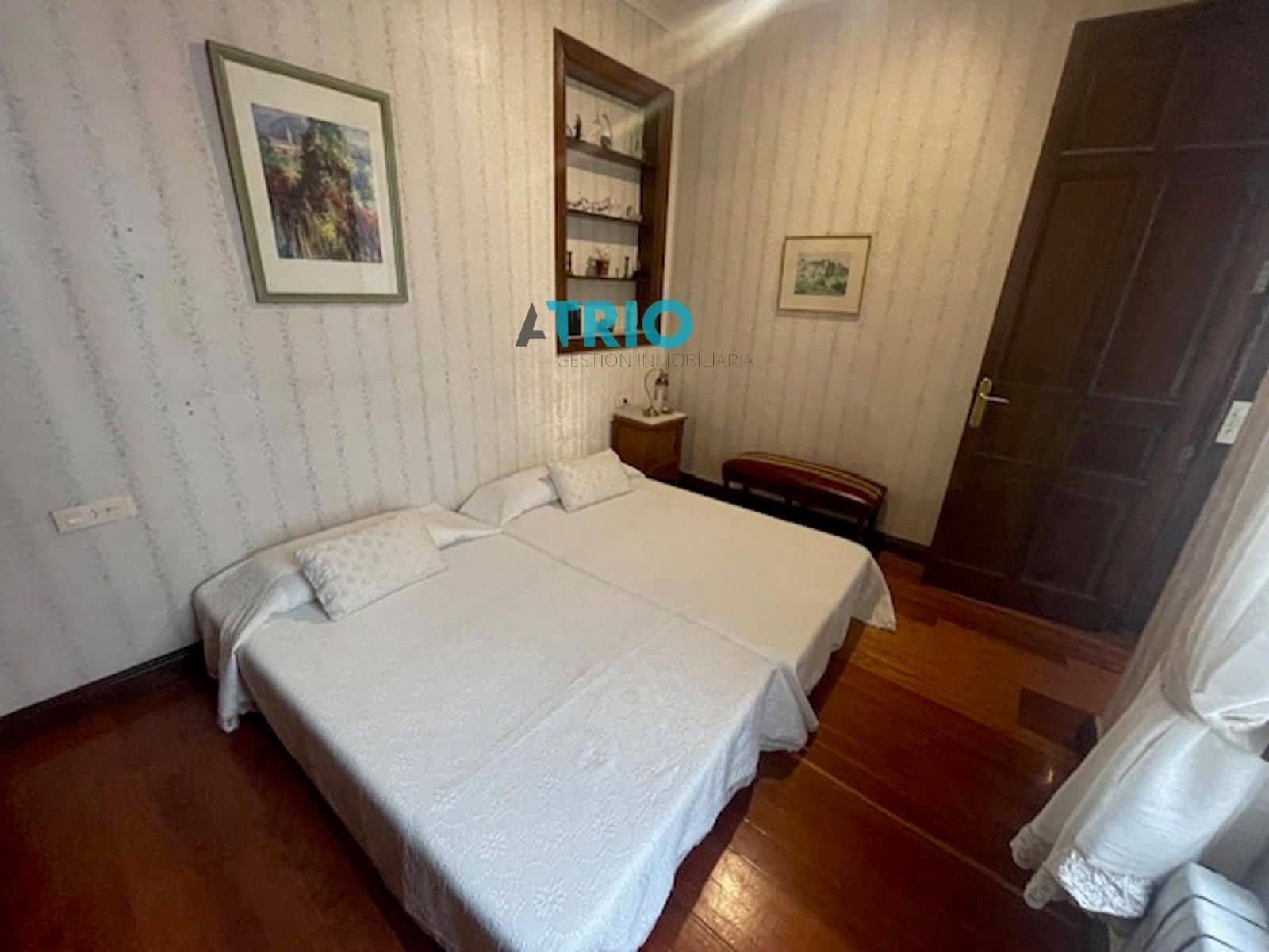 4 quarto Apartamento para arrendar em Burgos cidade - 1 500 € (Ref: 8580419)