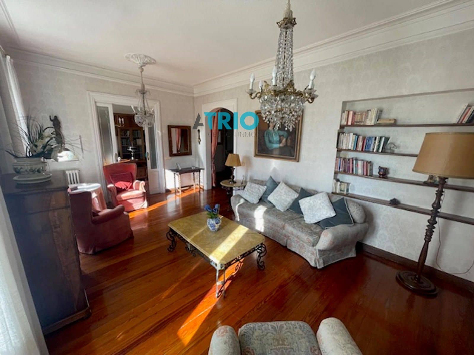 4 quarto Apartamento para arrendar em Burgos cidade - 1 500 € (Ref: 8580419)