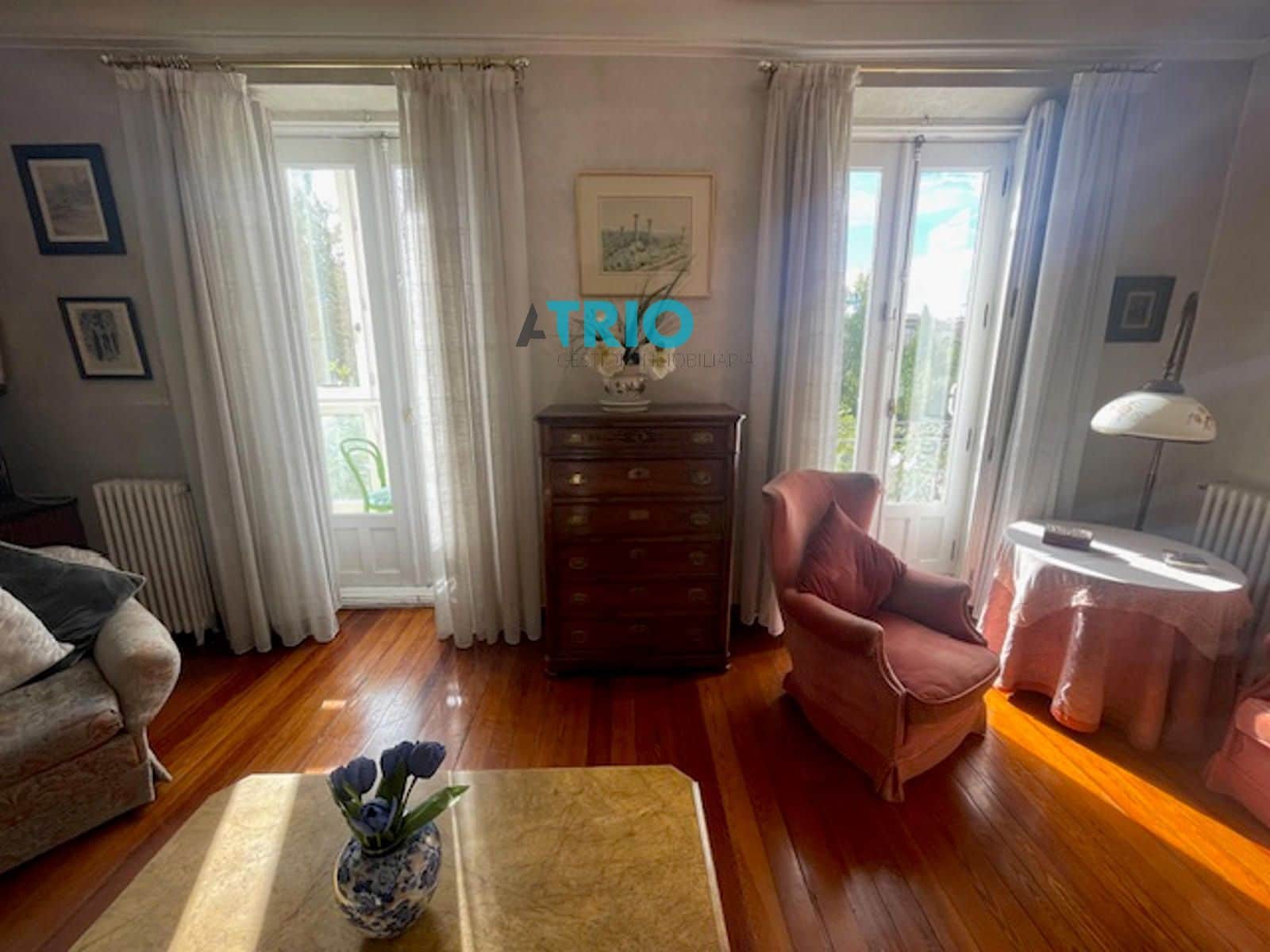 4 quarto Apartamento para arrendar em Burgos cidade - 1 500 € (Ref: 8580419)