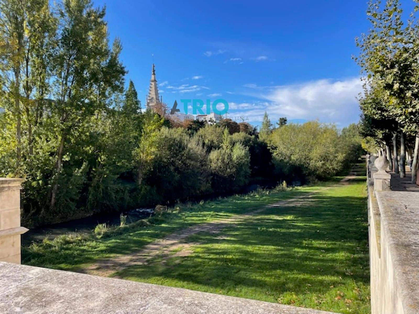 4 quarto Apartamento para arrendar em Burgos cidade - 1 500 € (Ref: 8580419)